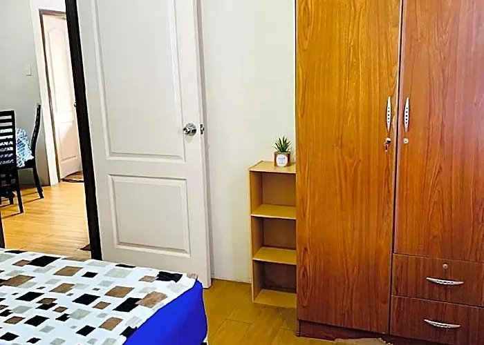 *accessible 2br Close To Sm Marikina/lrt 2* Hotel